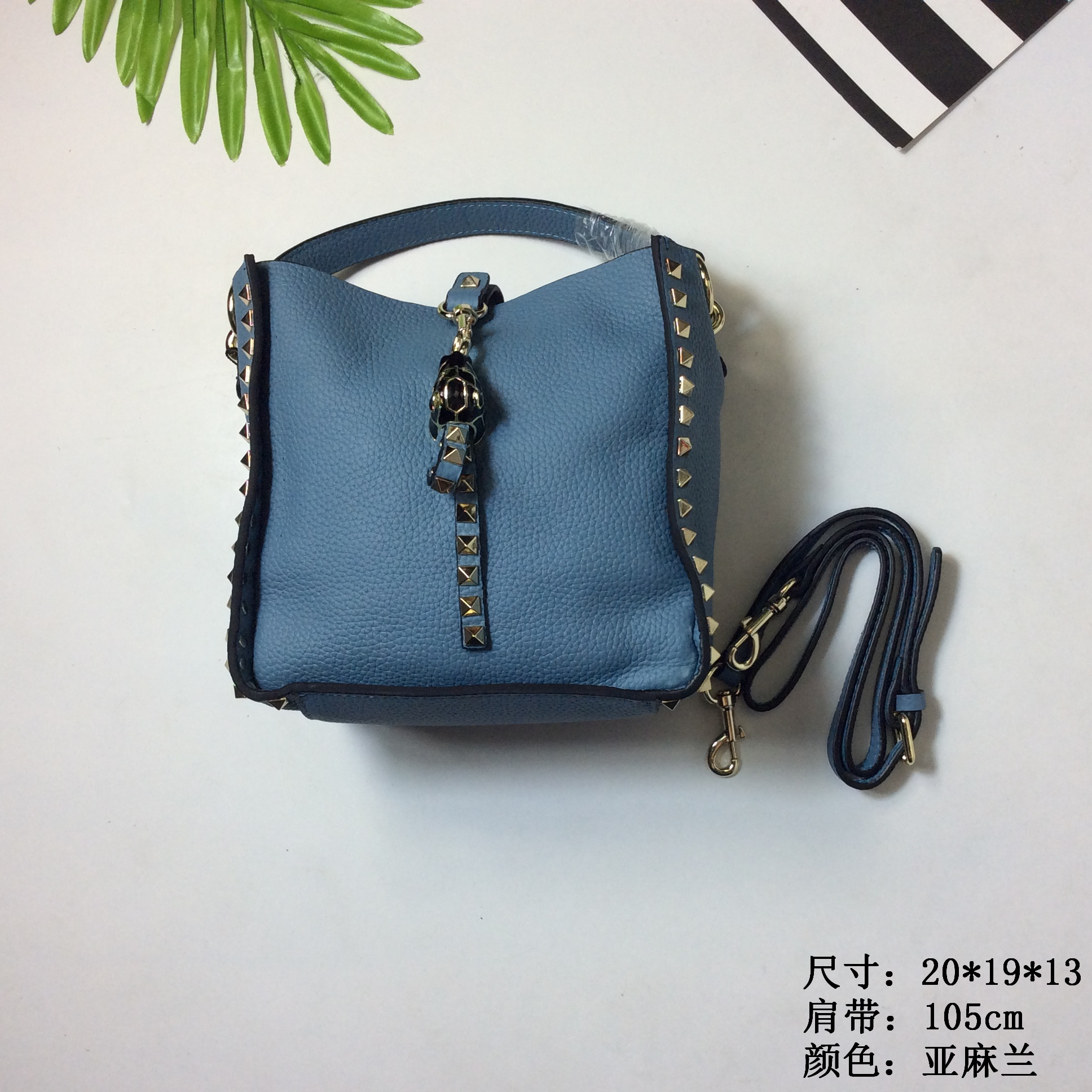 22x15x8 蓝色